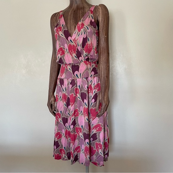 Dresses & Skirts - Nieves Lavi - Silk Jersey V-Neck Drop Waist, Floral Print Dress - Size 6